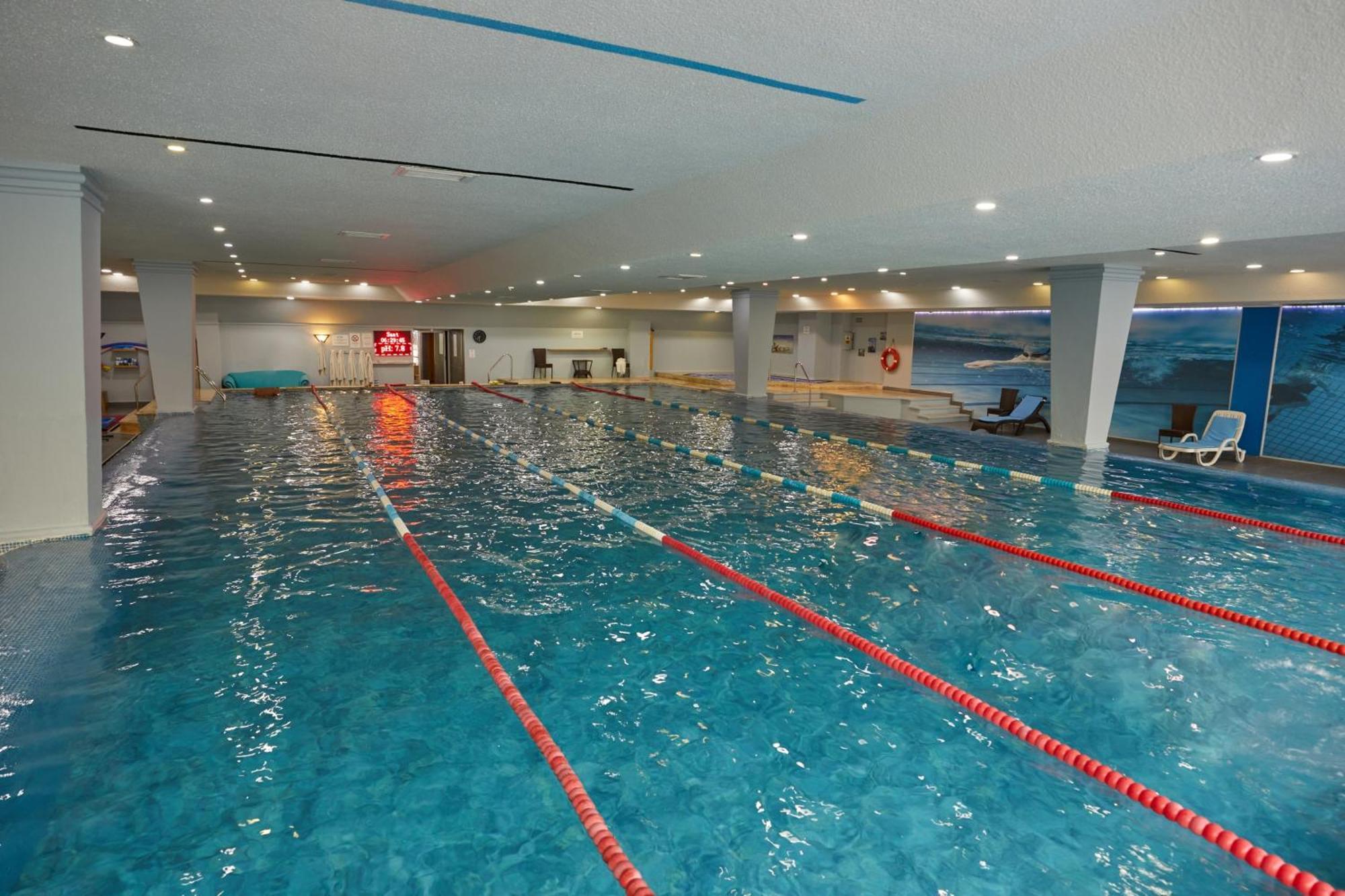 ホテル デデマン イスタンブール エクステリア 写真 Swimming pool