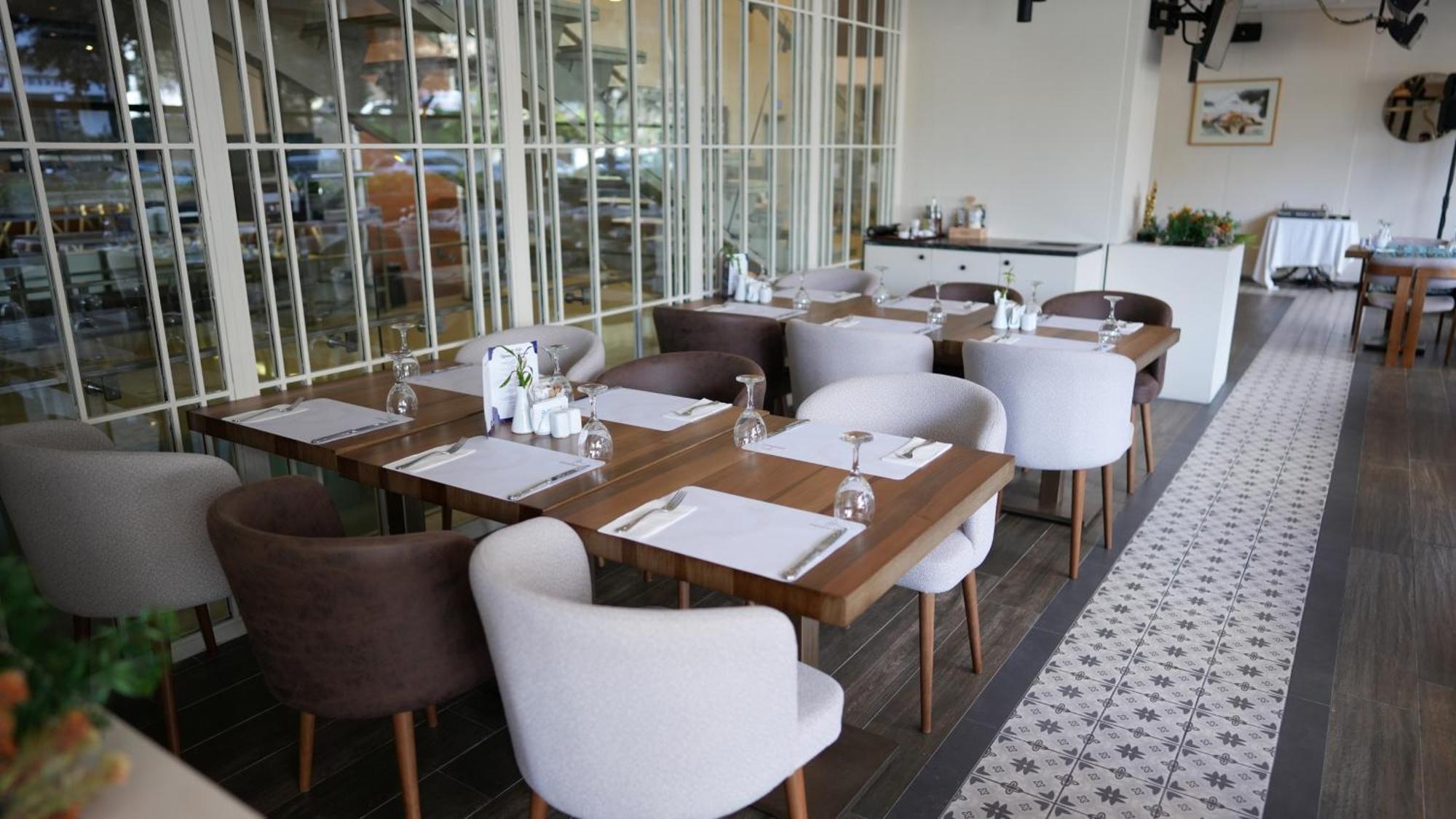 ホテル デデマン イスタンブール エクステリア 写真 Restaurant interior